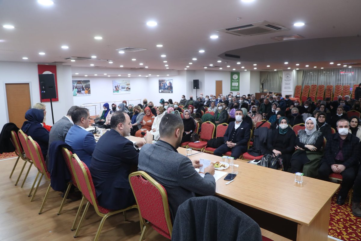 FatihAydemirGOP's tweet photo. İl sorumlumuz Erol Bulut, Belediye Başkanımız Hasan Tahsin Usta 3 Kademe teşkilat mensuplarımız, mahalle başkanlarımız ve meclis üyelerimiz ile 2021 yılını değerlendirme ve 2022 yılı çalışma takvimi istişare toplantısını gerçekleştirdik.

#ortaksevdamızgaziosmanpaşa https://t.co/3OPjX2Q5ng