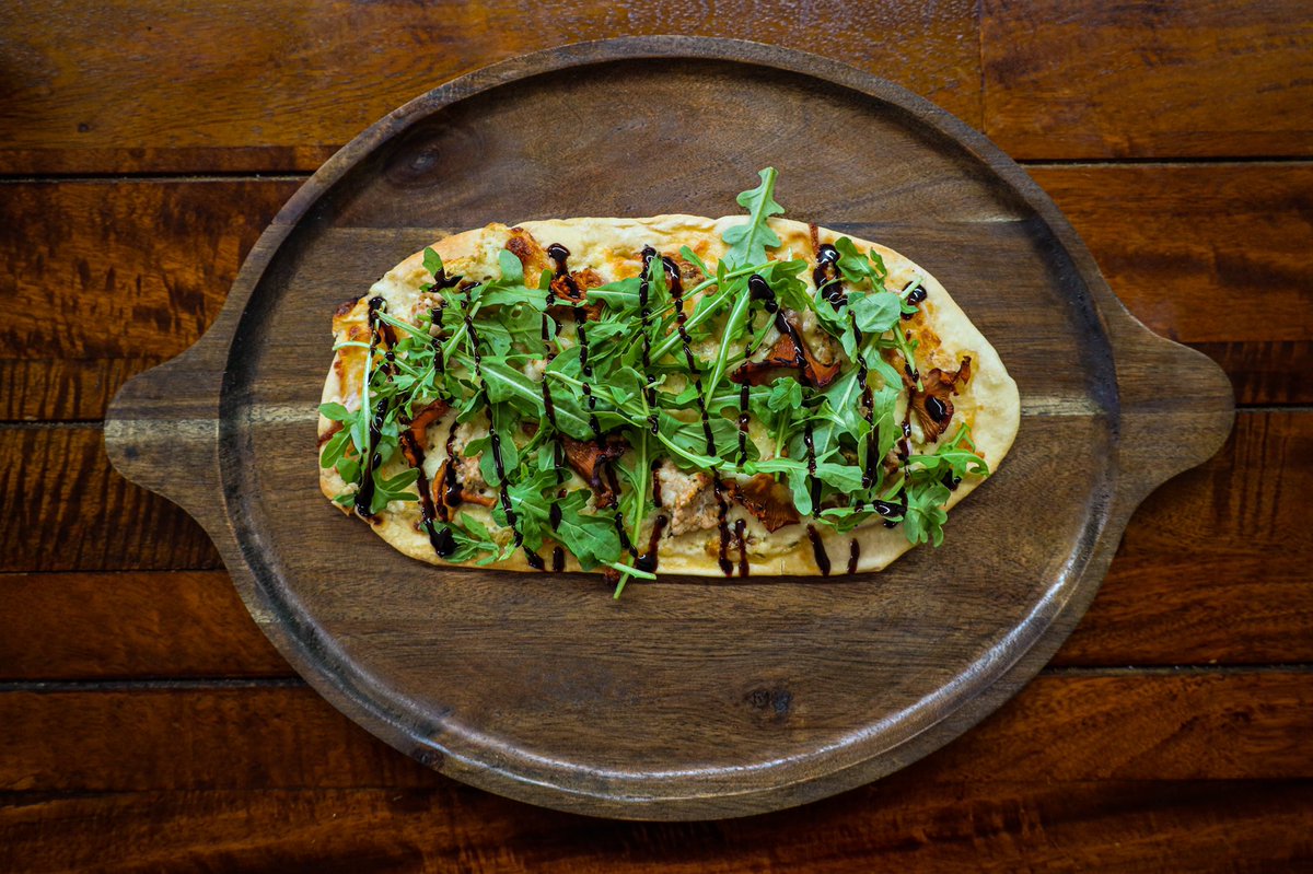 GKButchery's tweet photo. Wild Boar &amp; Golden Chanterelle  Flatbread Pizzas by @samuel_d_kohler 

#gamekeeperbutchery #mossyoak #pizza #wildboar #sausage #chanterelles #mushrooms https://t.co/FhRBrTetpJ