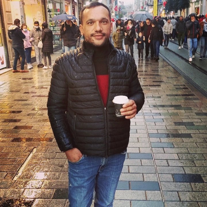 Ferdialtuca1's tweet photo. “Ve sevgilim...
Sana gelince,
eğer bir gün uğrarsan sol göğsümün altındaki kente...

Hüzünlü bir sesle 
"buralar bir zamanlar hep benimdi" diyeceksin kendine...

#OğuzAtay https://t.co/RdANNLsNzr