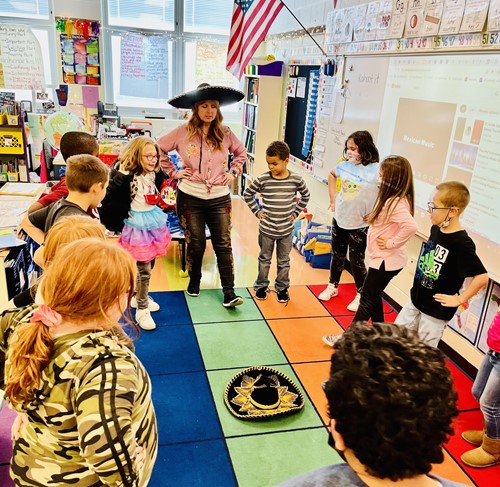 The 2nd Grade students at Fairwood Elementary spent their week before Winter Break exploring holiday traditions celebrated around the world. The 2nd Grade team created engaging activities that excited the students, but also promoted a deeper understandin…
hamiltoncityschools.com/4/News/2214