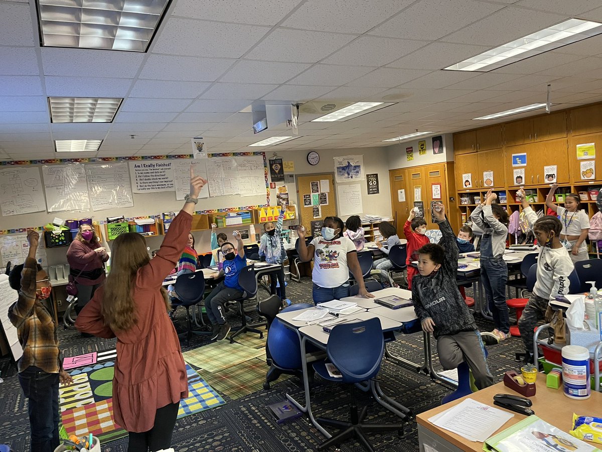 TheMrDeWitt89's tweet photo. Our new student teacher had us do a safe “snow ball” ⛄️ “fight”. 😆 We wrote down 3 facts about ourselves and threw it across the room. We picked up a “snow ball” and had to guess which person this snow ball was about! @RobeyRockets #wearewayne #classroomcommunity ❄️ https://t.co/4gorTzjPil