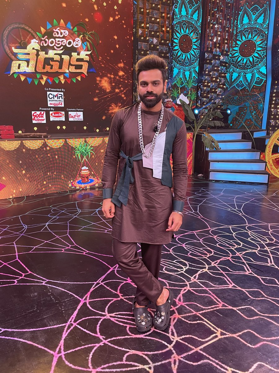 Sreeram_singer's tweet photo. Stay tuned 😉I coming soon 

Styled by :  zeeshanaliazam 
Outfit by :  navya.marouthu 
Shoes by : biggboss ICE task 
#src #sreeramachandra https://t.co/WvFnxljSCf