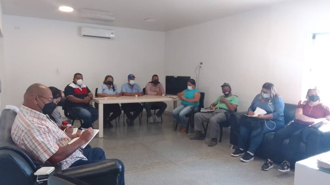 Instalación y juramentación del órgano de vivienda y servicios públicos por instrucciones del presidente <a href="/NicolasMaduro/">Nicolás Maduro</a> para fortalecer el área de proyectos de hacer seguimiento <a href="/dcabellor/">Diosdado Cabello R</a> <a href="/AdolfoP_Oficial/">Adolfo Pereira Gobernador</a> <a href="/AgueroYanys/">Yanys Agüero (Cuenta Oficial)</a> <a href="/PartidoPSUV/">PSUV</a> <a href="/AmeliachPSUV/">Francisco Ameliach</a> <a href="/alexanderguaito/">Alexander Romero</a> <a href="/PSUVLara_/">⭕NOTI PSUV 🗞️</a>