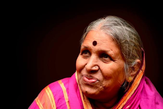 "अनाथांची माय" "पद्मश्री सिंधुताई सपकाळ" यांच्या निधनाची बातमी मनाला हादरा देणारी आहे.

त्यांच्या त्याग, समर्पण आणि सामाजिक बांधिलकी अशा या कार्याची प्रेरणा येणारी प्रत्येक पिढी घेईल.

केवल देह आपल्यातून निघून गेला आहे, परंतू मायेची ऊब कायम राहील...

भावपूर्ण आदरांजली 😞🙏💐