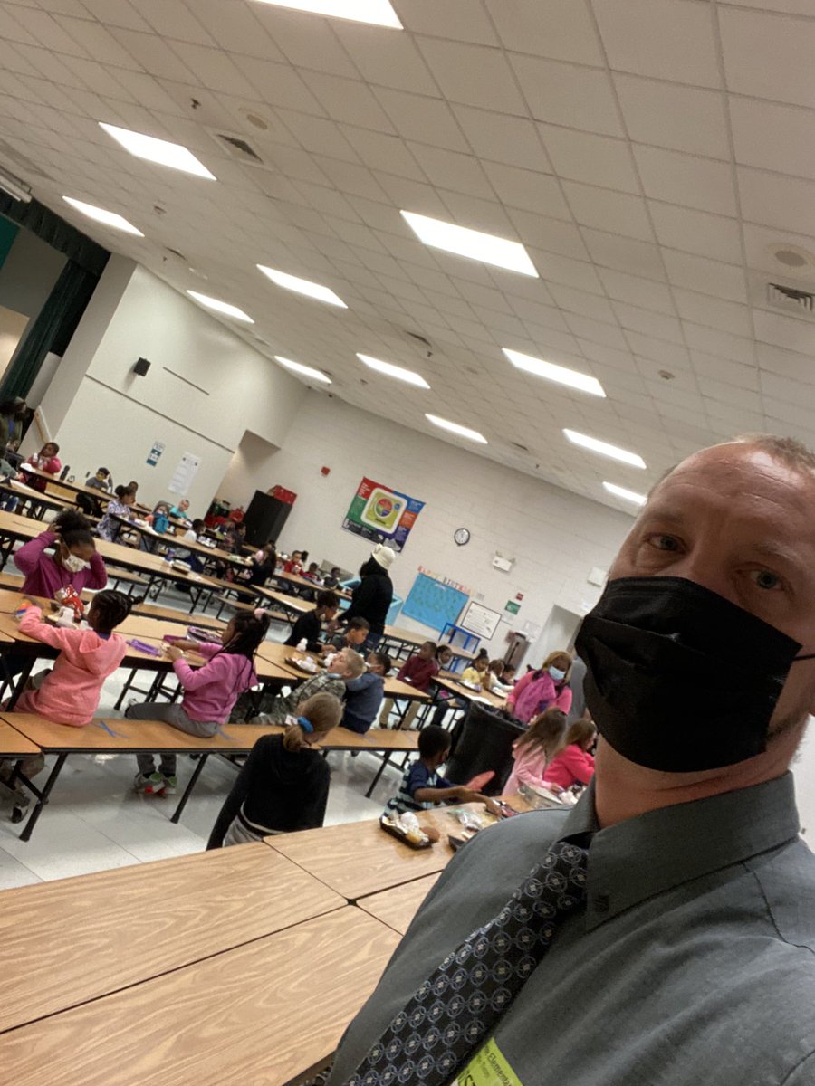 DougTimm34's tweet photo. @KeeneElementary Had the privilege of helping and supporting with lunch duty today at this wonderful school! #ibelongcsd #csdpride https://t.co/z4gL3DI0ba