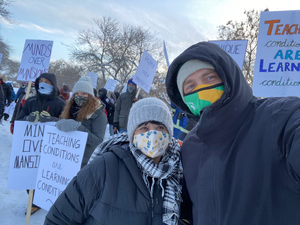 PIAlberta's tweet photo. Kicking off the new year on the picket line!
We stand in solidarity with @CUEfacultyassoc. Teaching conditions are learning conditions! #StopPSECuts #CUEstrike https://t.co/k1deoGcKn2