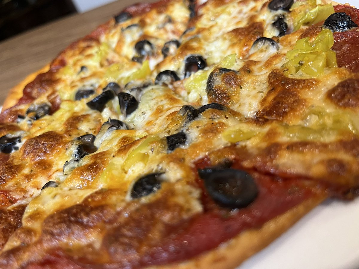 GeppettosSalem's tweet photo. Happy New Year! Have a blessed beginning to 2022.

We’ll be right here in #Salem #Oregon at #Geppettos selling our 8inch pizza among others with your choice of toppings. https://t.co/ns5JPvkO1Q