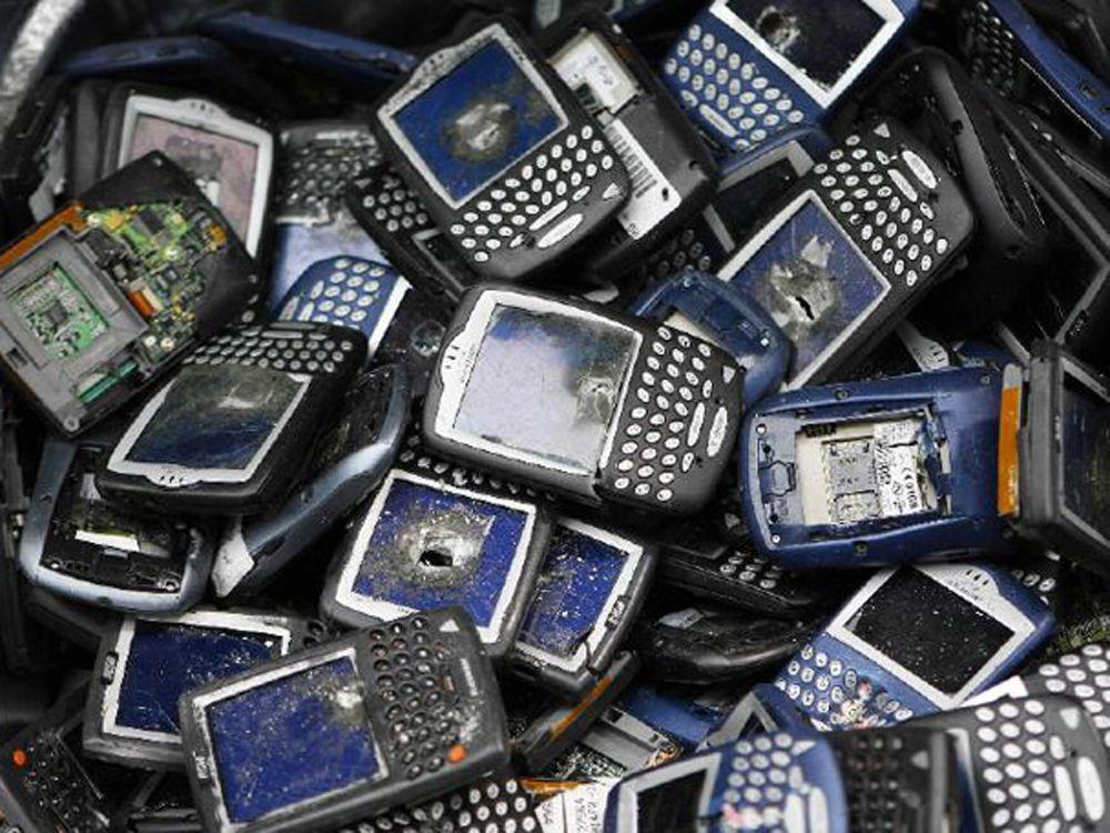 This number is no longer in service: Farewell to the BlackBerry
