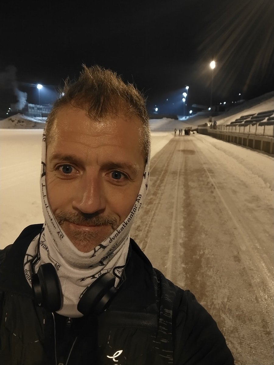 Winter running training in Norway. 4*8min with 2min pause. A modest -8 with wind conditions. #running #madness #resilience #overcome. Endurance needs attention =brutal session.