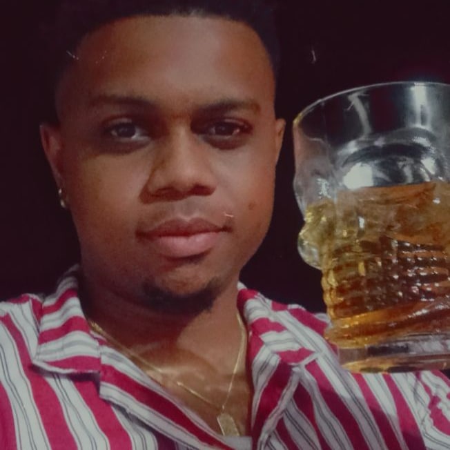 travis1993P's tweet photo. Bottoms up! #2022flow https://t.co/DnTiZOeQs7