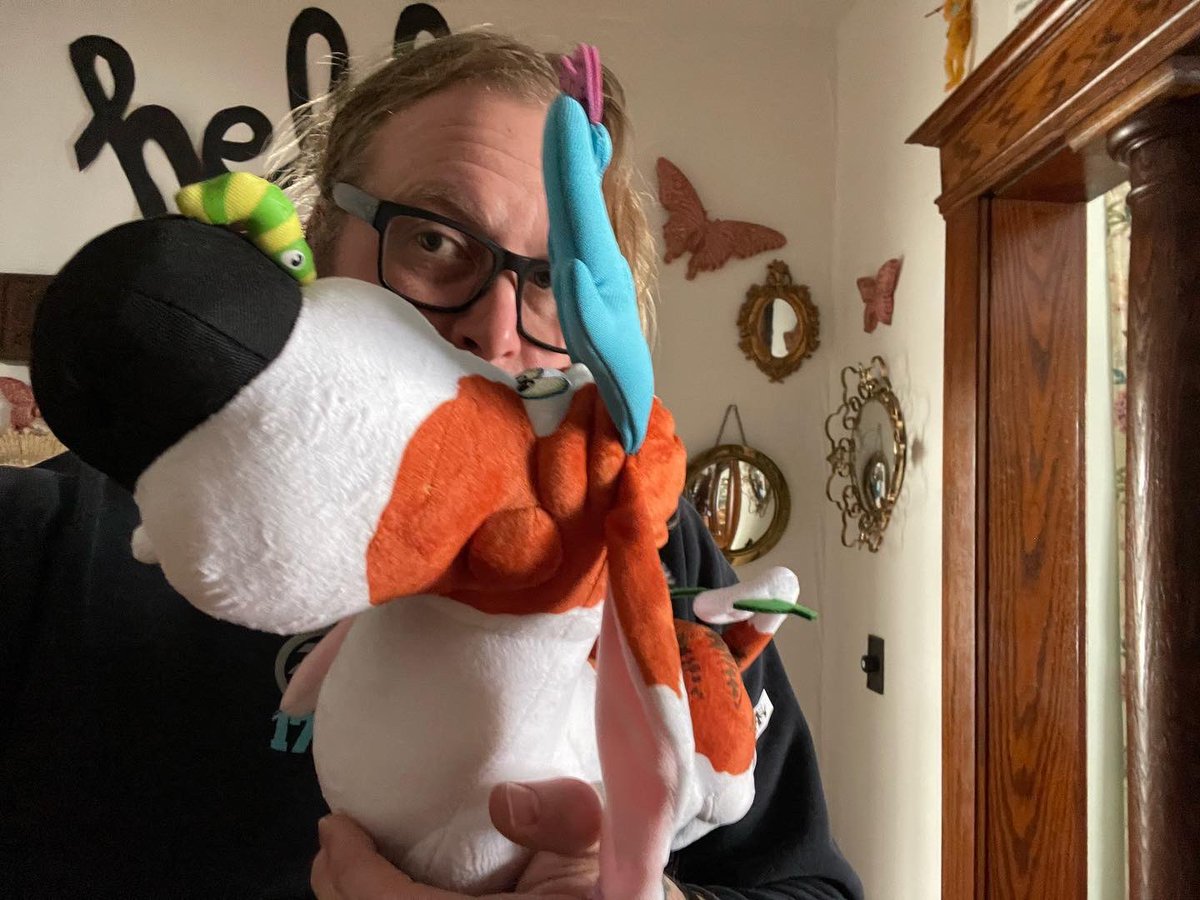 glott77's tweet photo. After a 2 year quarantine Rosebud the Basselope finally arrived in Ontario from Texas!
#rosebudthebasselope #opus #bloomcounty #outland #berkeleybreathed #crossedtheborder https://t.co/JLSkK0gOkX