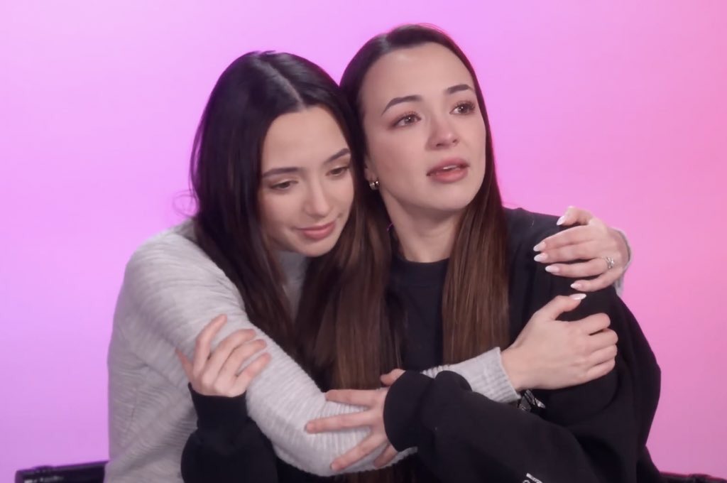 lovemerrell1's tweet photo. i love them😭💜💚💖 https://t.co/ajZFMGiJuC