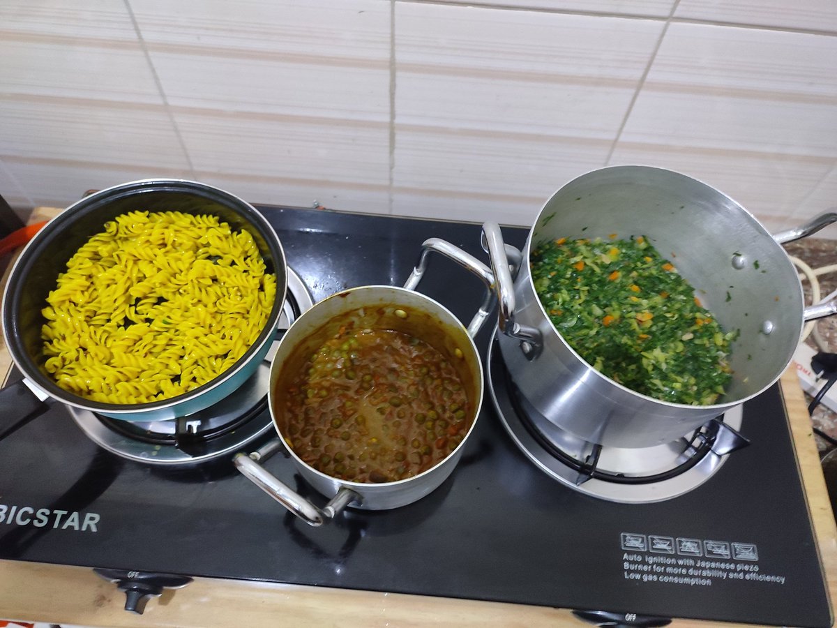 ThatNigger85's tweet photo. Well all in all I manage to pull out this one right here kitu flani simple and yet amazing 😋
#KitchenBoy
#lLocalChef
#Chawa https://t.co/rrG5dbO3Du