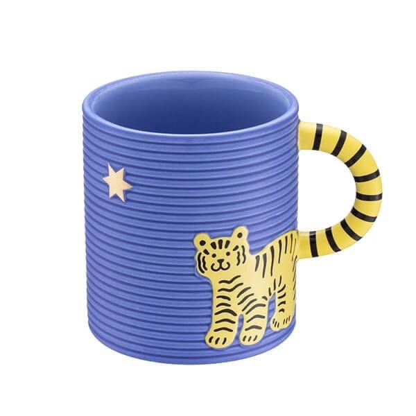 tunayo's tweet photo. Starbucks Taiwan: Year of the Tiger 😭🙌🐯 https://t.co/taxs5P9Ytn