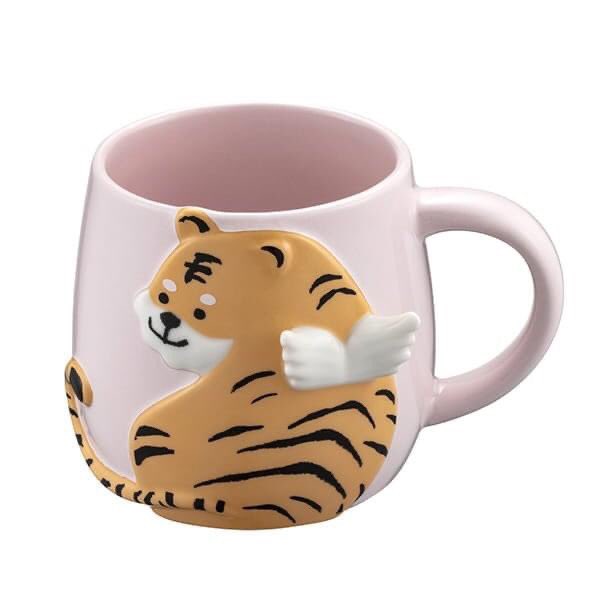 tunayo's tweet photo. Starbucks Taiwan: Year of the Tiger 😭🙌🐯 https://t.co/taxs5P9Ytn