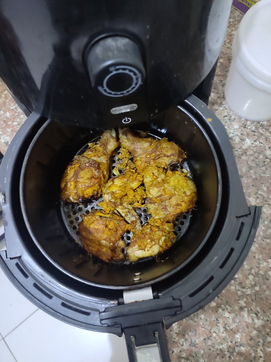 ThatNigger85's tweet photo. Well all in all I manage to pull out this one right here kitu flani simple and yet amazing 😋
#KitchenBoy
#lLocalChef
#Chawa https://t.co/rrG5dbO3Du