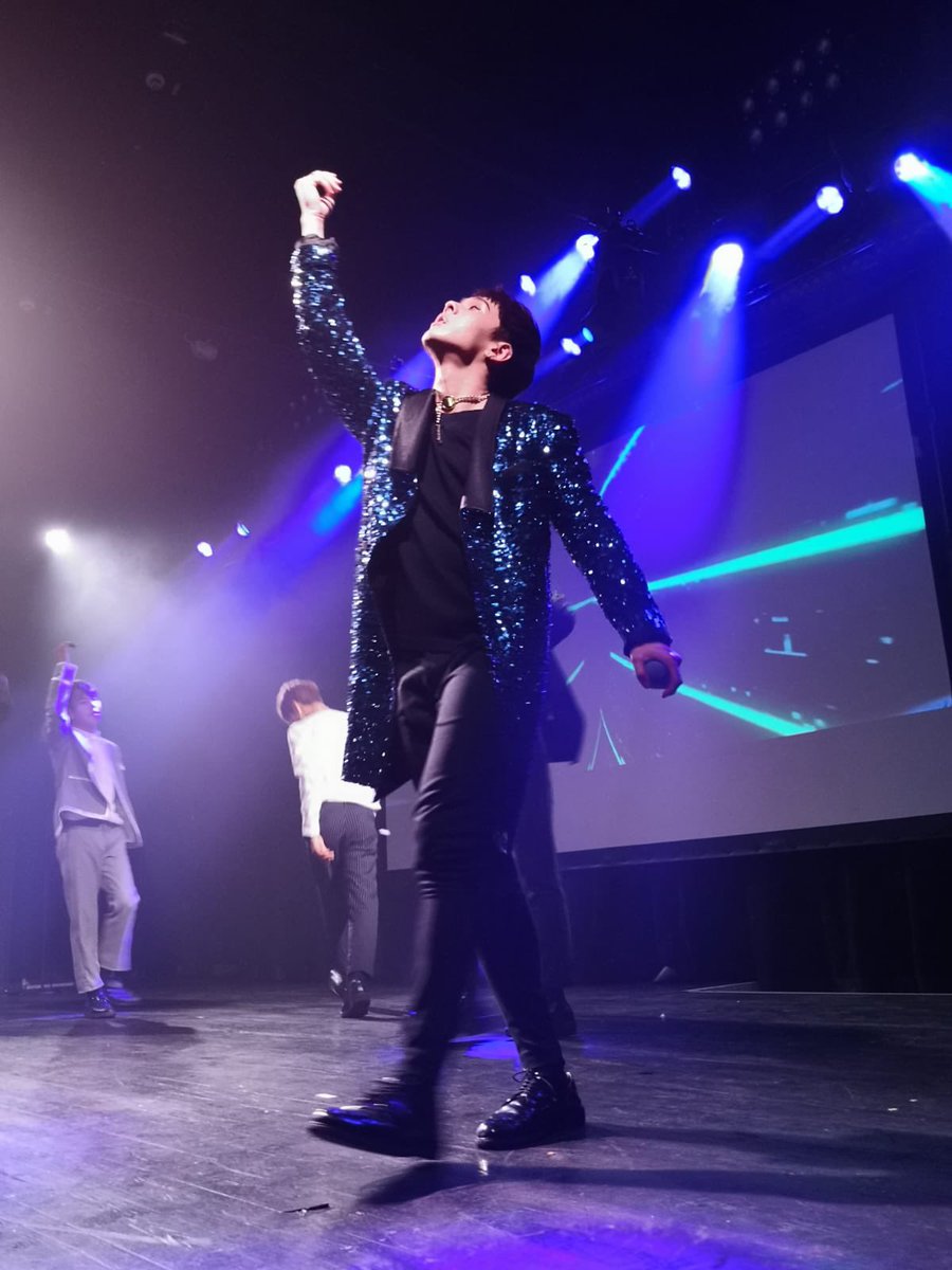 ln4tiny's tweet photo. Thank you for the amazing years #ThankYouIMFACT https://t.co/UiOwv39ajL