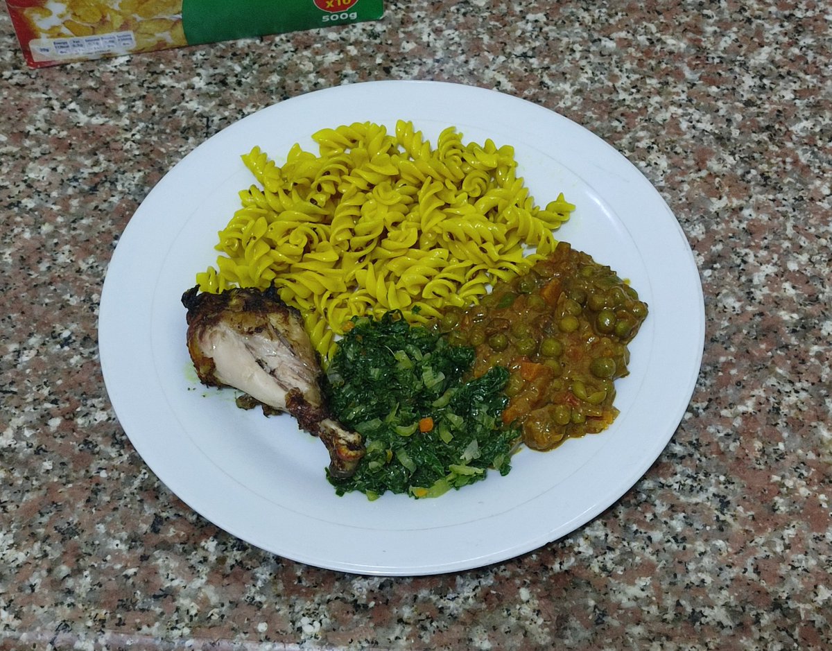 ThatNigger85's tweet photo. Well now let's eat before it gets cold 😅😋
#TheSimpleLifeofCertifiedProfessionalChawa
#YouWanttoBamba
#KitchenBoy
#LocalChef https://t.co/5EBixS7ujj