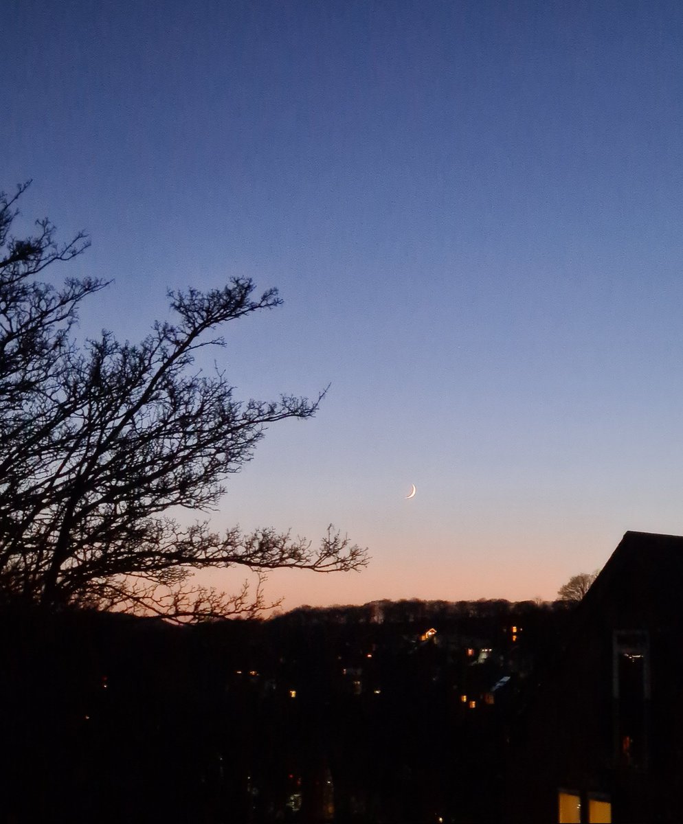 nad_ee_m's tweet photo. New crescent 🌙 for month of Jamadi-Ul-Thani https://t.co/AhcsE4NtMn