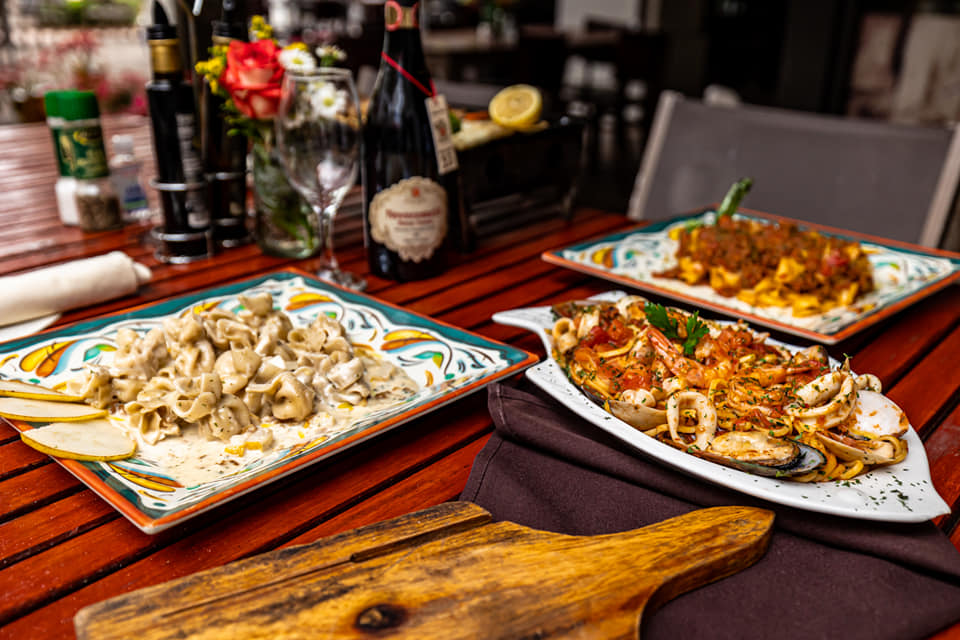 coralspringsedo's tweet photo. In honor of #NationalSpaghettiDay, we are highlighting one of our favorites- La Fontana Restaurant! Located at The Walk, La Fontana offers a variety of spaghetti to enjoy! #SavorCoralSprings 

📍 2888 N University Drive https://t.co/RuW9CbpiEz