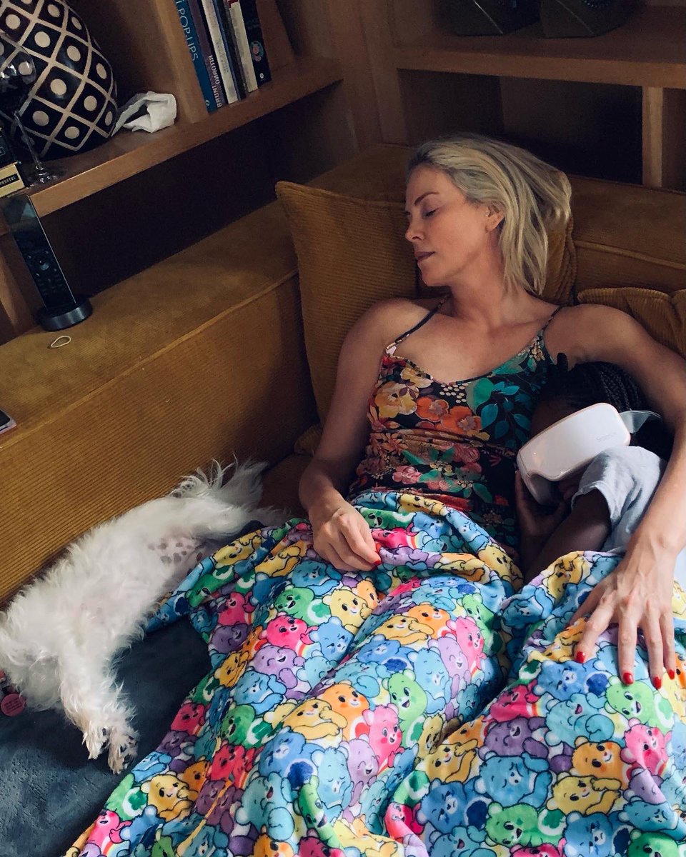 CharlizeAfrica's tweet photo. New year, same energy. 
C’mon 2022, don’t be a bitch! https://t.co/csPL0zHha7