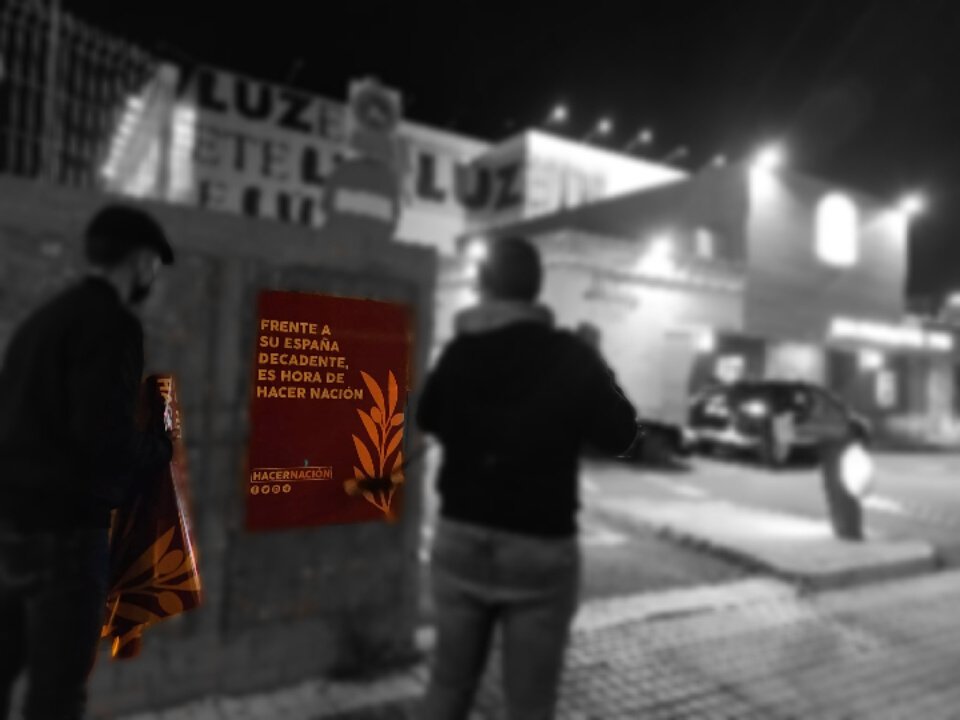 HN_Alicante's tweet photo. #Activismo | Nuestro trabajo es despertar conciencias, construir una comunidad política y social que haga frente a un sistema en decadencia y a una democracia corrupta.
No será fácil, pero merece la pena intentarlo.
Es hora de #HacerNación ⚒️🫒 #DefiendeElche https://t.co/fXsd6He2EQ