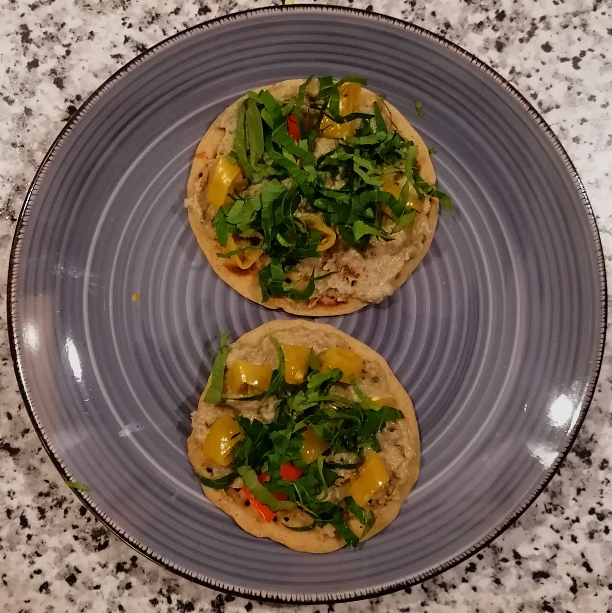 MikeKocht's tweet photo. #Blini #Twooking einmal #Crossover #XOver:
Serviert mit #BabaGanoush #Pfefferoni #Petersilie für den "Selbstbau"
Daher nur ein Symbolfoto ;-)
#Melanzani #Auberginen #Knoblauch #Kreuzkümmel #Cumin #Tahin #Sesampaste
https://t.co/GtYNAih5j4 https://t.co/qCH7tKungj