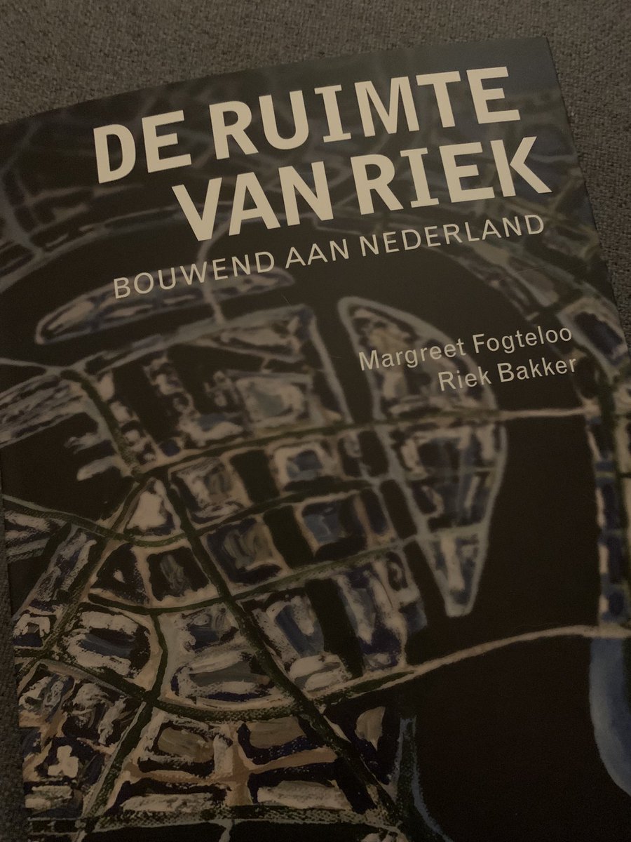 PZijlema's tweet image. Nog een verlaat kerstcadeau op kunnen halen. 2e druk alweer. #riek #quist