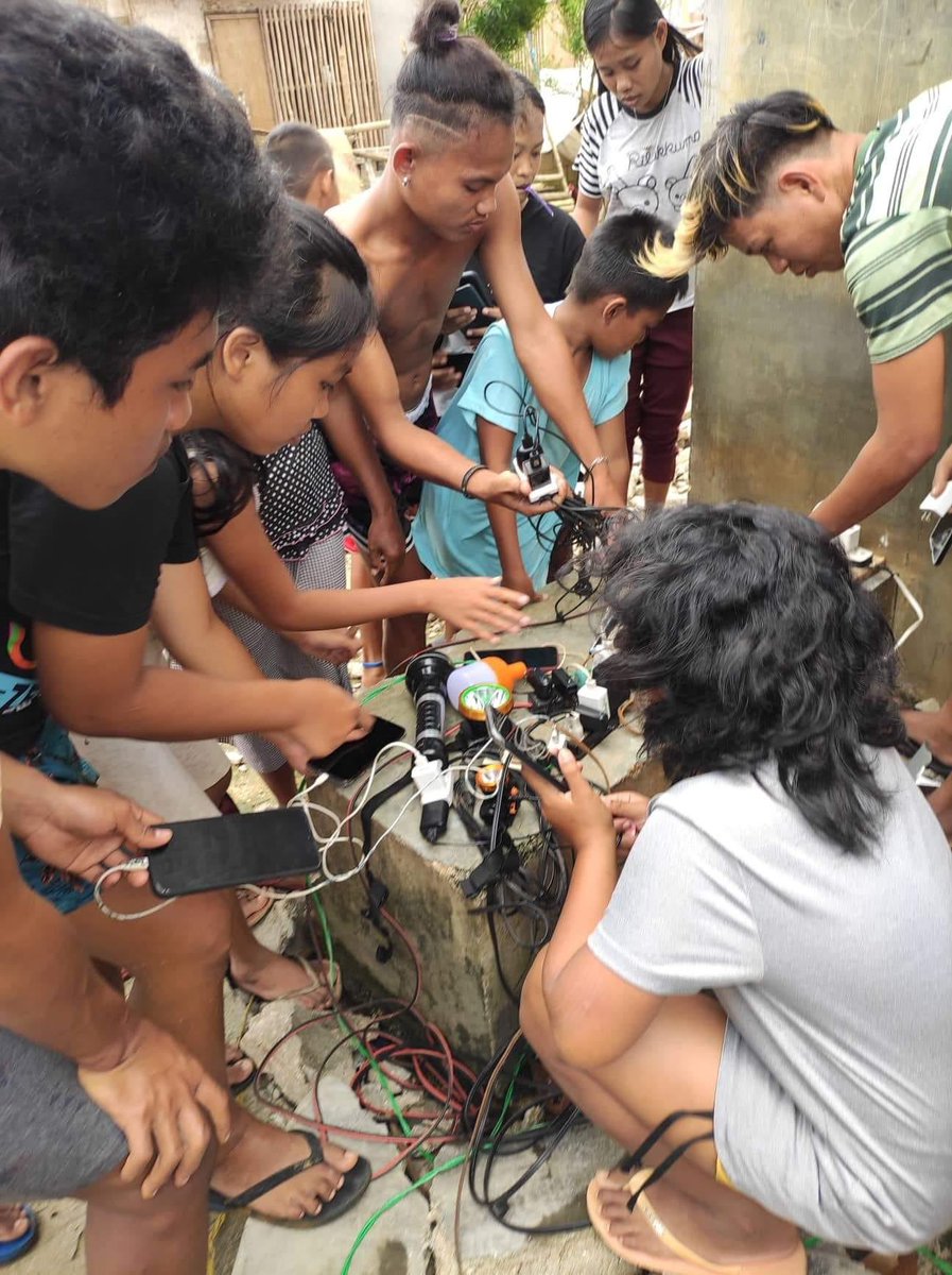janice_arribe82's tweet image. Thank God i was Able to Provide Generator for My Family &amp;amp; For the Whole Village too,we offered Free Charging at Home. My Simple way of Giving Back &amp;amp; Thanking God for Sparing my Loved Ones Lives During theCalamity. #TyphoonOdette #TyphoonRai #siargaoneedshelp #ofwksa #pinoyabroad