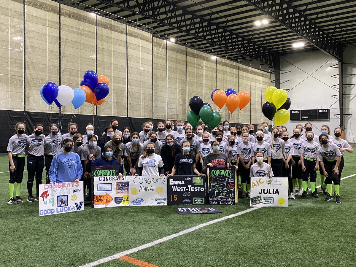 seahawksctELITE's tweet photo. Opening night of organizational winter workouts was a huge success! 100% turnout to  celebrate our Seniors before a 3 hour practice!  #Family @AlexisResto8 @emmakwest @Anna_Leone12 @KathrynGallant9 @juliakrijgsman_ @BenniTucci https://t.co/ymT2gWjYqa