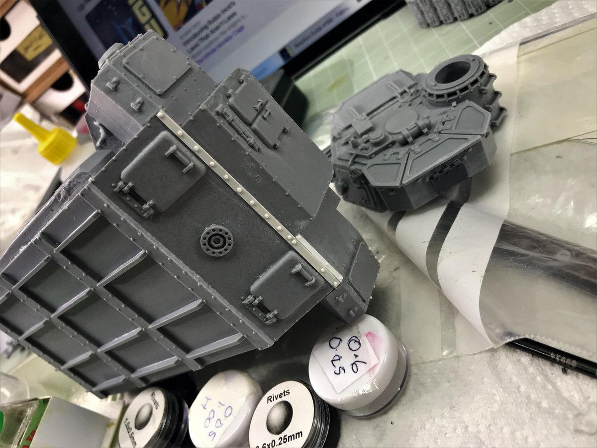 gurufoxx's tweet photo. I hate fillers/putty. I find plastic card, rivets & bit-box greebles a more fun way to hide gaps & problem areas. Thanks to Wendy Hickson for the rivets!
#Macharius #Vanquisher #MachariusVanquisher #Forgeworld #DeathKorps #DeathKorpsofKrieg #Krieg #40k #modelmakingguru https://t.co/xnG1BuTM2U