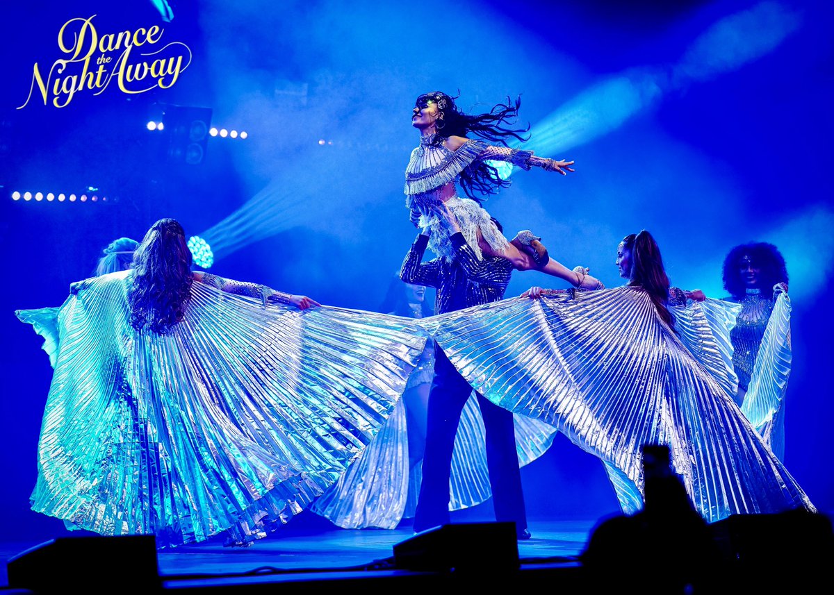 Flying Without Wings ✨ @JasmineTakacs @DTNAShow #dancethenightaway #dancethenightawayshow #flyingwithoutwings #roaring20s #dubai #dubaiopera