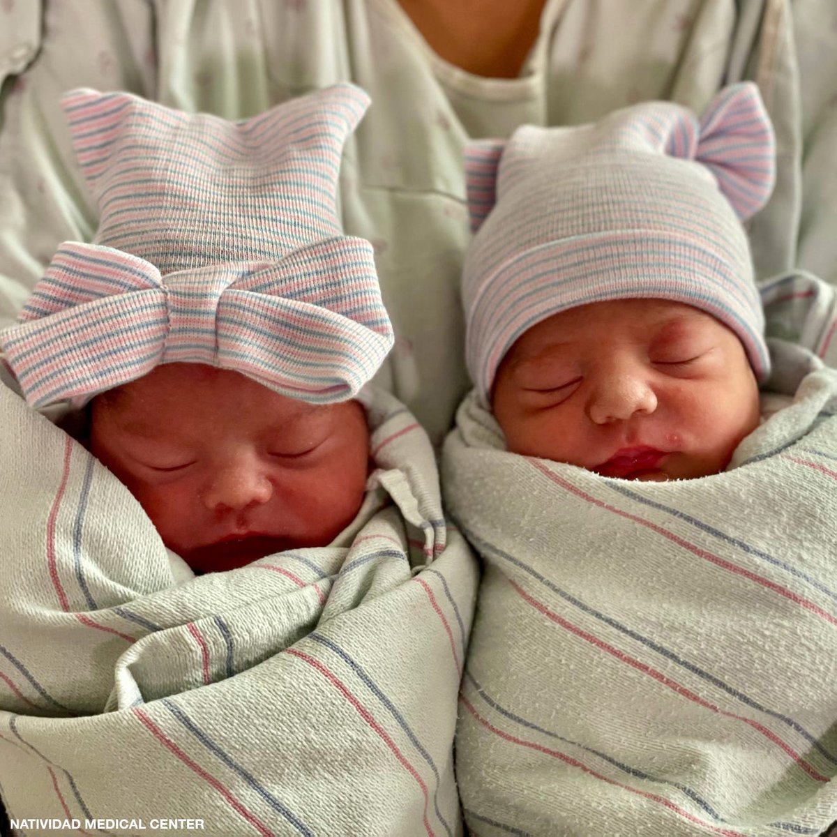 UberFacts's tweet photo. In California, a pair of twins were born just 15 minutes apart, but their birthdays are on different days, months, and years.

Alfredo Trujillo was born first at 11:45 pm on Dec 31st, 2021 — His sister Aylin Trujillo was born exactly at midnight on Jan 1st, 2022 https://t.co/U76ppsJQBM