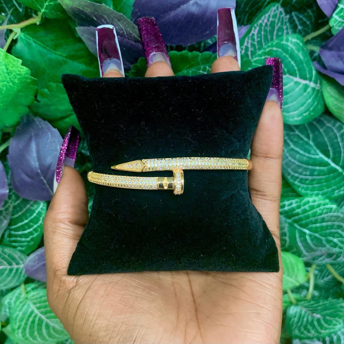 shopTSTB's tweet photo. Make her day, buy her a new necklace, bracelet, or anklet ! 
https://t.co/yCiMfUTQ7W https://t.co/mJVmA8Umxc