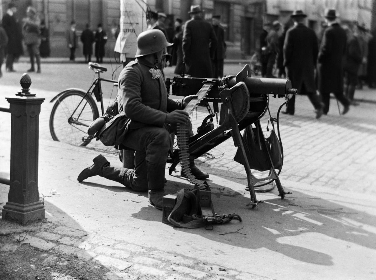 RT @Based_FIN: German Empire troops with their machine guns in Helsinki, War of Independence April 14, 1918. https://t.co/3ZrlMMsp0N