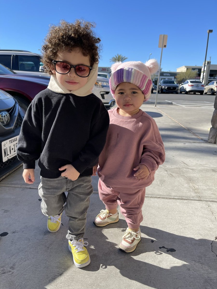 UknowmeJG's tweet photo. My babies are too cool lol https://t.co/C91TiWifAm