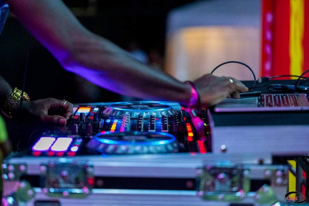 SwaggaHypactive's tweet photo. FullaSteam♨️🇻🇨 #HypactiveMovement #DjSwagga #Hypa4000🇻🇨 https://t.co/9ttvnqDf1a