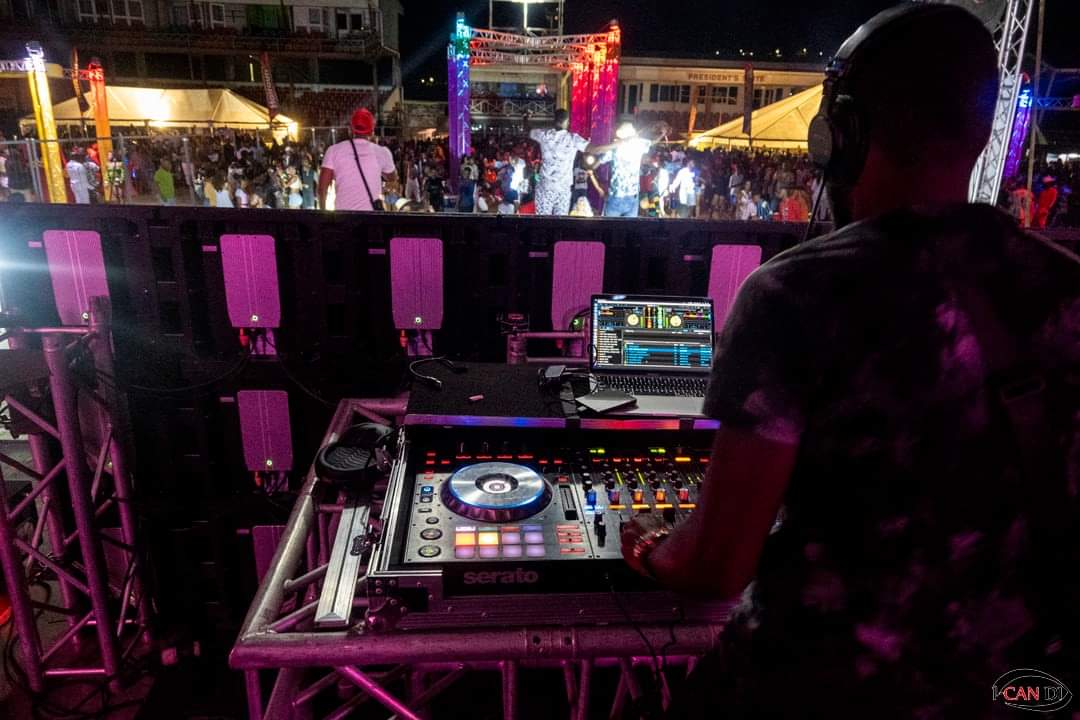 SwaggaHypactive's tweet photo. FullaSteam♨️🇻🇨 #HypactiveMovement #DjSwagga #Hypa4000🇻🇨 https://t.co/9ttvnqDf1a