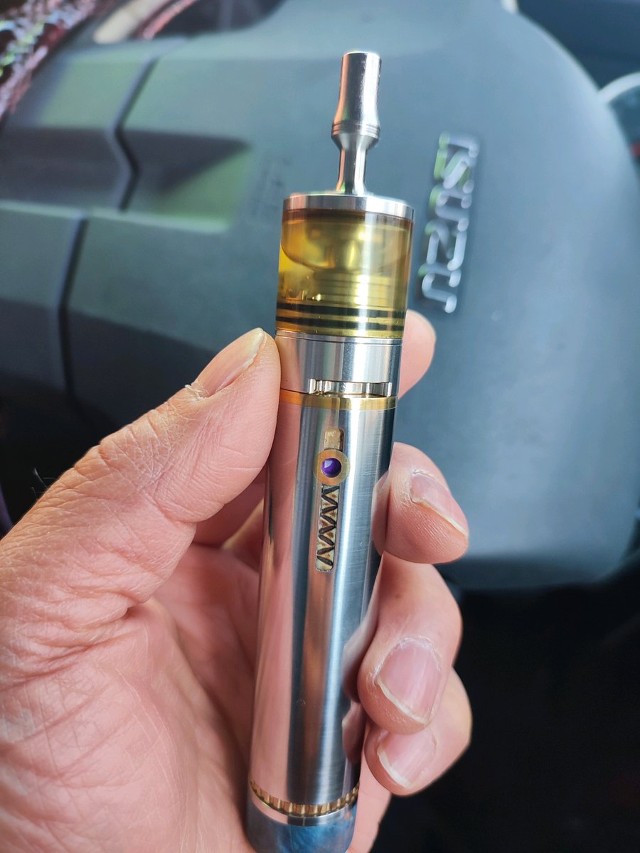 wanri311's tweet photo. 皆さんおはようございます😃
今日も1日よろしくお願いします🙇‍♂️
 #VAPE好きな人と繋がりたい  #gutubcrafts  #LINYAV3 https://t.co/N3c64NYL2O