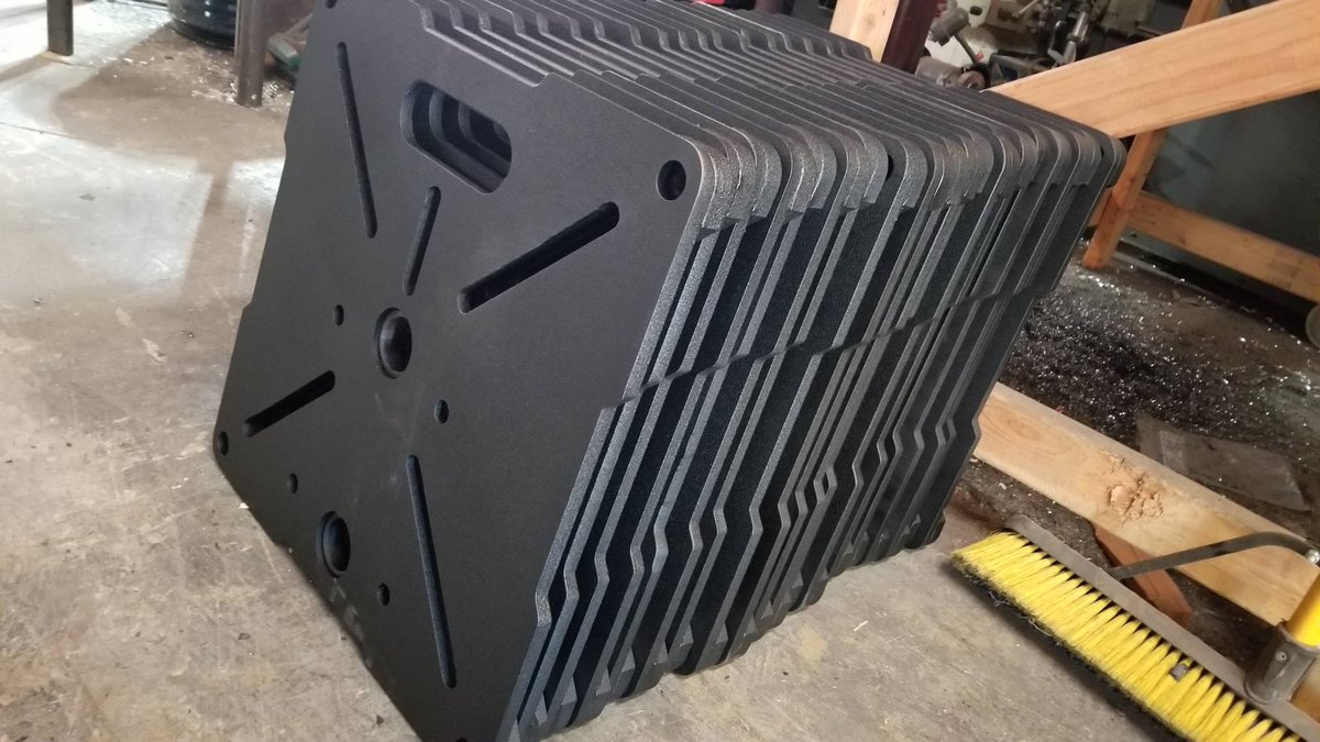 EntFabLLC's tweet image. Filling orders as fast as we can... this new year has us moving tons of base plates! #staging #truss #trussbase