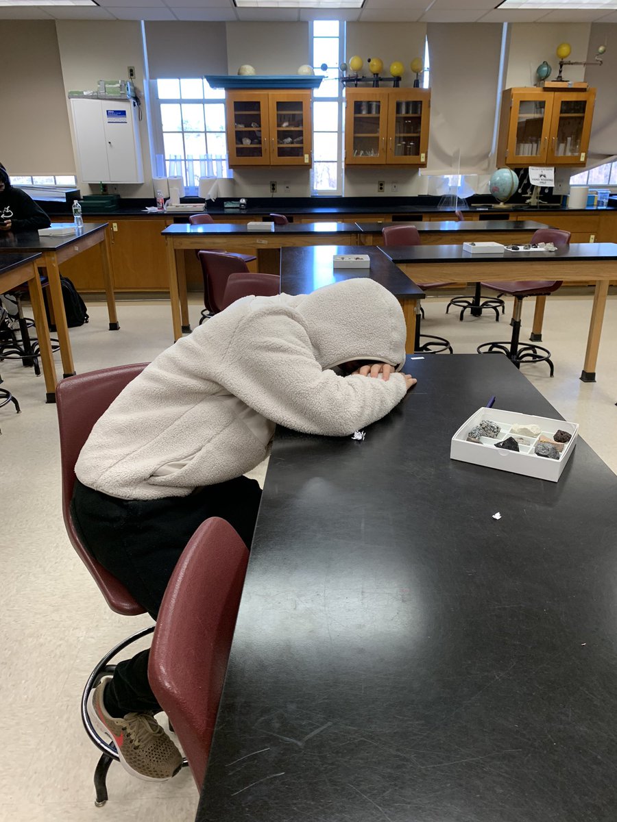 geoclasstweets's tweet photo. looks like alexander didn't catch up on his sleep over break...#yeezy #sementation #vesicular #monja https://t.co/zfADYXogGD