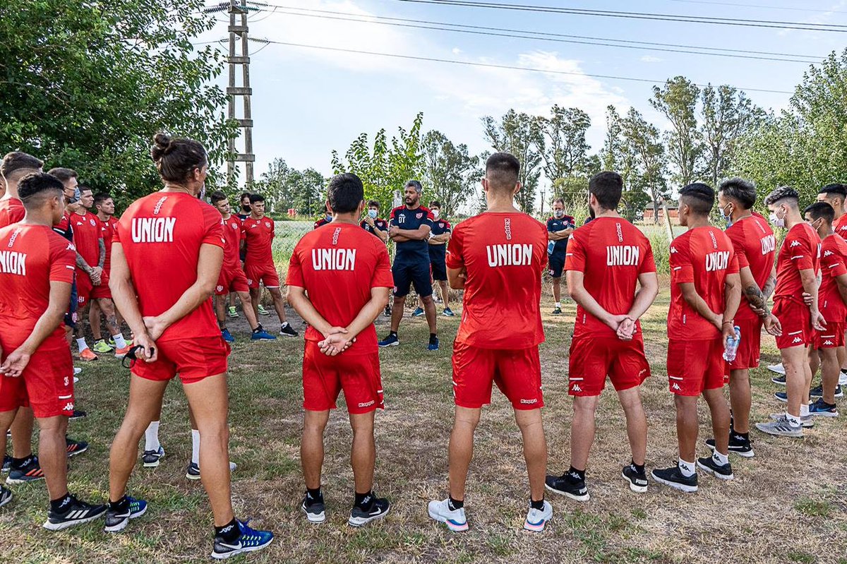 #Unión Todos los test realizados al plantel en la fecha dieron resultado negativo. Cañete y Zenón cursan un cuadro de covid y se reintegrarían el lunes a las prácticas.Brítez permanece aislado por contacto estrecho.