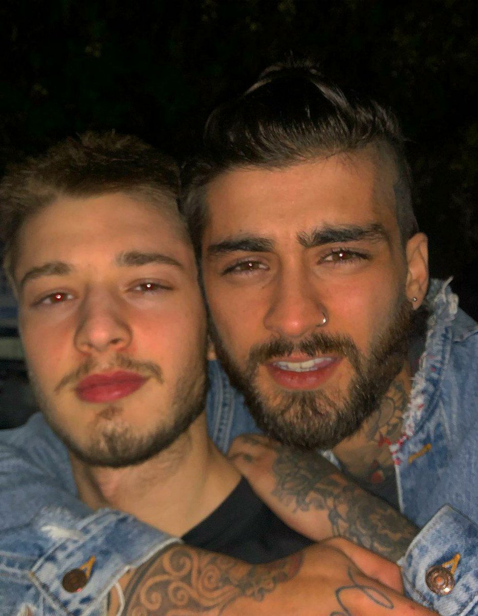 ZaynSquadBrasil's tweet photo. Hoje o Daniaal está fazendo 20 anos! 🔥💙 https://t.co/24KIWKNXZZ