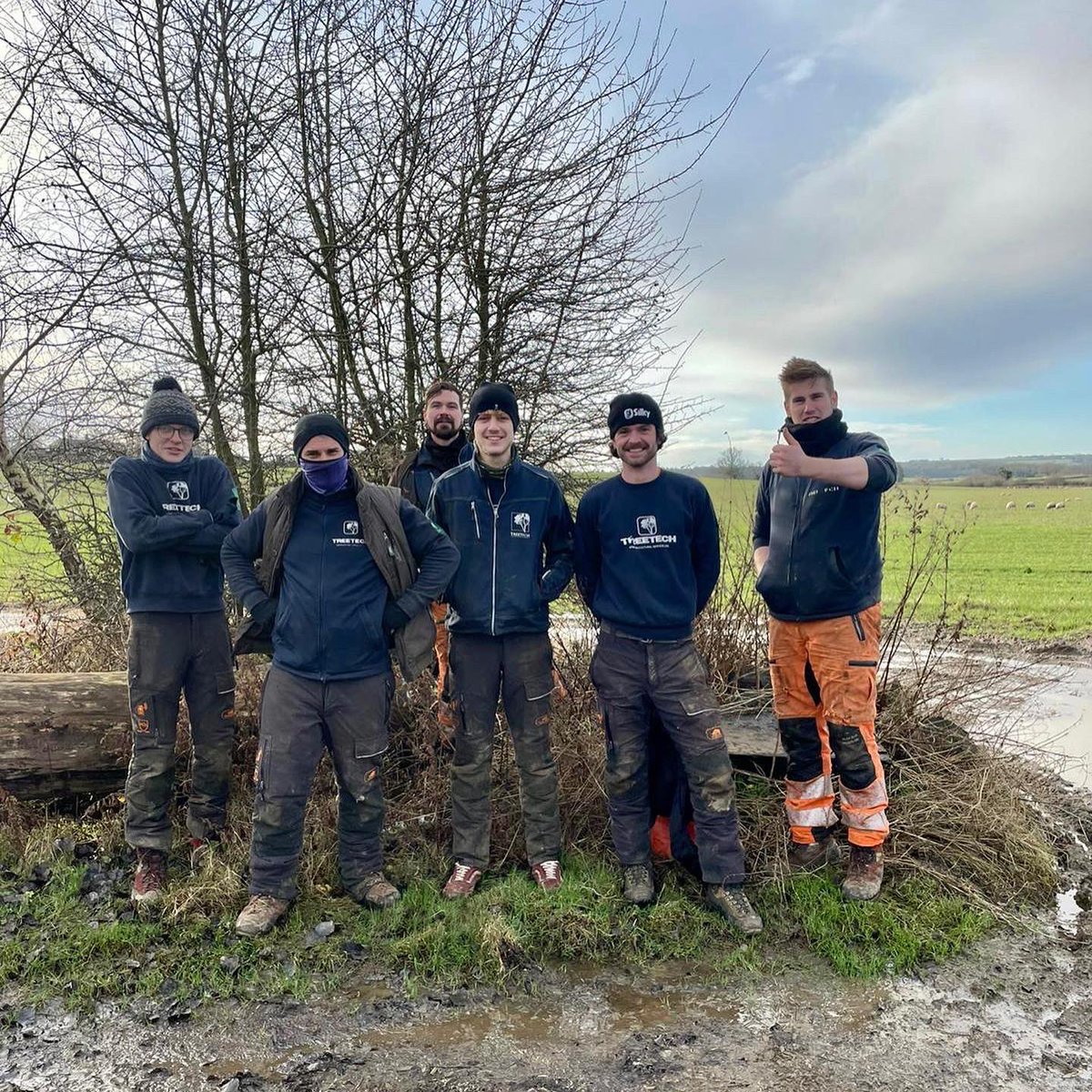 TreetechArbServ's tweet image. W E L C O M E   B A C K 👋
First day back at work for the team
#arborists 
#treetech 
#treetechtreepeople 
#treeteam 
#Cotswolds