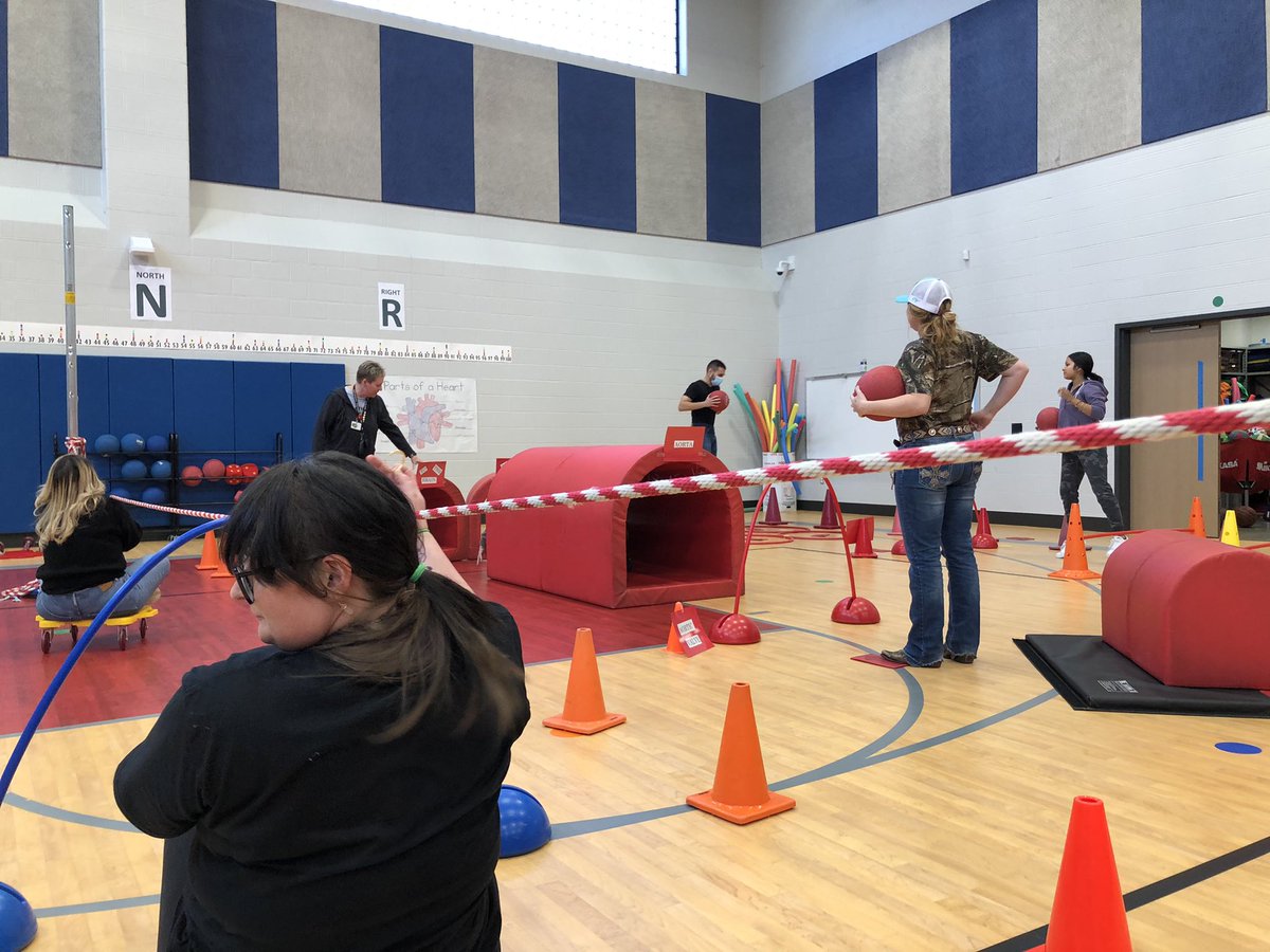 AustinCubs's tweet photo. Beginning the year with a healthy start, staff participated in the Heart Adventure Obstacle Course. During PE, all students will be learning about the Circulatory System and how to keep our hearts healthy. ❤️ https://t.co/x9TVYl82QI