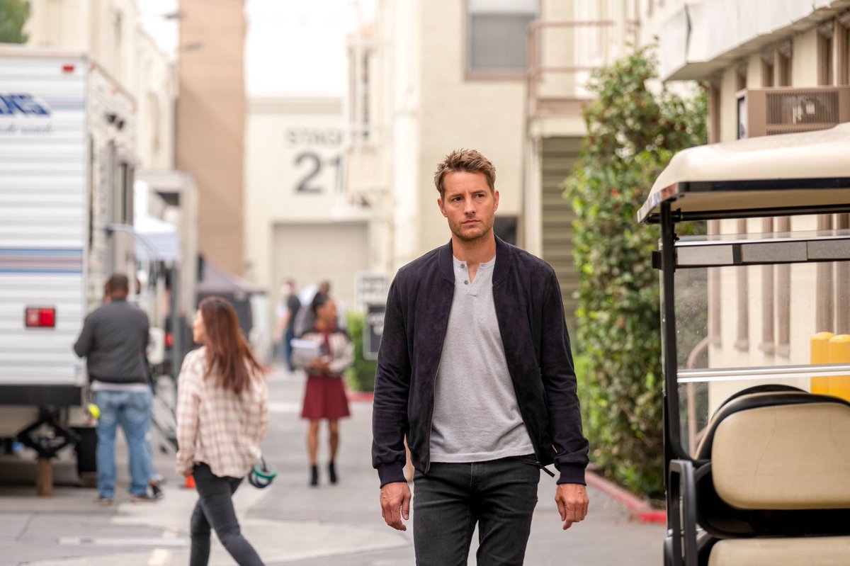 Justin Hartley tweet media