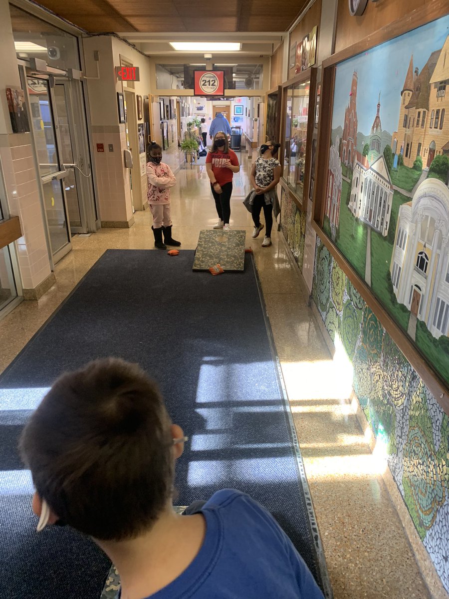 peterstewart62's tweet image. Indoor recess stations to engage students during the chilly weather. Rocking Corn Hole, Basketball, Soccer and Color/Drawing/Jewelry making. #indoorrecess #engagement #SEL #HMP♥️ BPatriotProud #WEAREMANN ♥️’s and Souls to every kid.