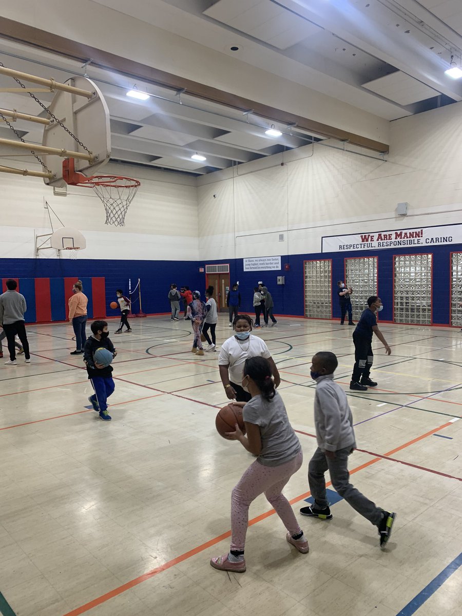 peterstewart62's tweet image. Indoor recess stations to engage students during the chilly weather. Rocking Corn Hole, Basketball, Soccer and Color/Drawing/Jewelry making. #indoorrecess #engagement #SEL #HMP♥️ BPatriotProud #WEAREMANN ♥️’s and Souls to every kid.