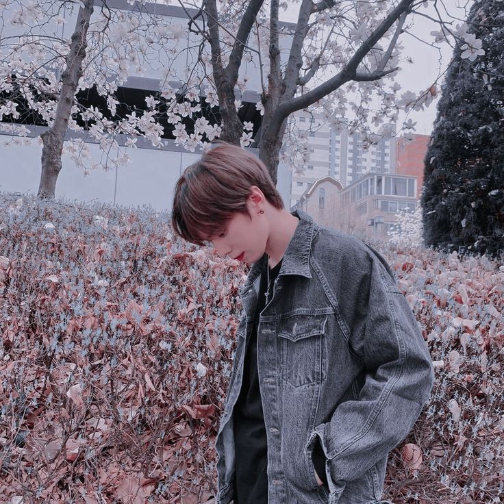 TL3P4THY's tweet photo. Inalcanzable ━ Chacky AU

Debajo de esa actitud fría y desagradable  que Minhyuk muestra al exterior, debido a incontables dificultades, se encuentra una persona dulce y cálida que nadie quiere conocer.

Excepto Dongmin.

❝—Eres la persona más tierna y encantadora que existe.❞ https://t.co/2v77go5RJQ