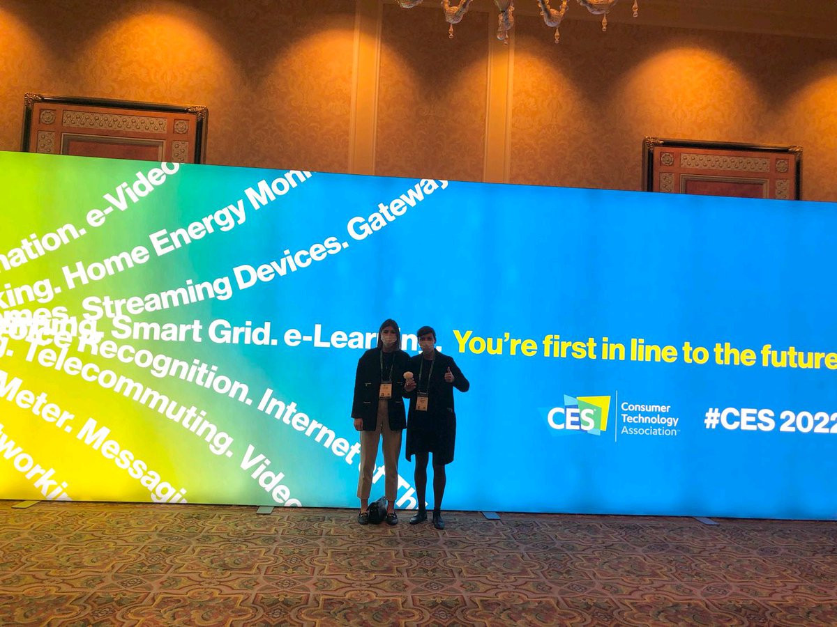 AVA_UX's tweet photo. [J-1 avant le @CES de Las Vegas] On y est ! Plus que quelques longues heures avant de prendre possession de notre stand. J'ai hâte de présenter ma #technologie  au monde entier ! Je vous en parle dans les prochains posts. https://t.co/b9jh2qHreA